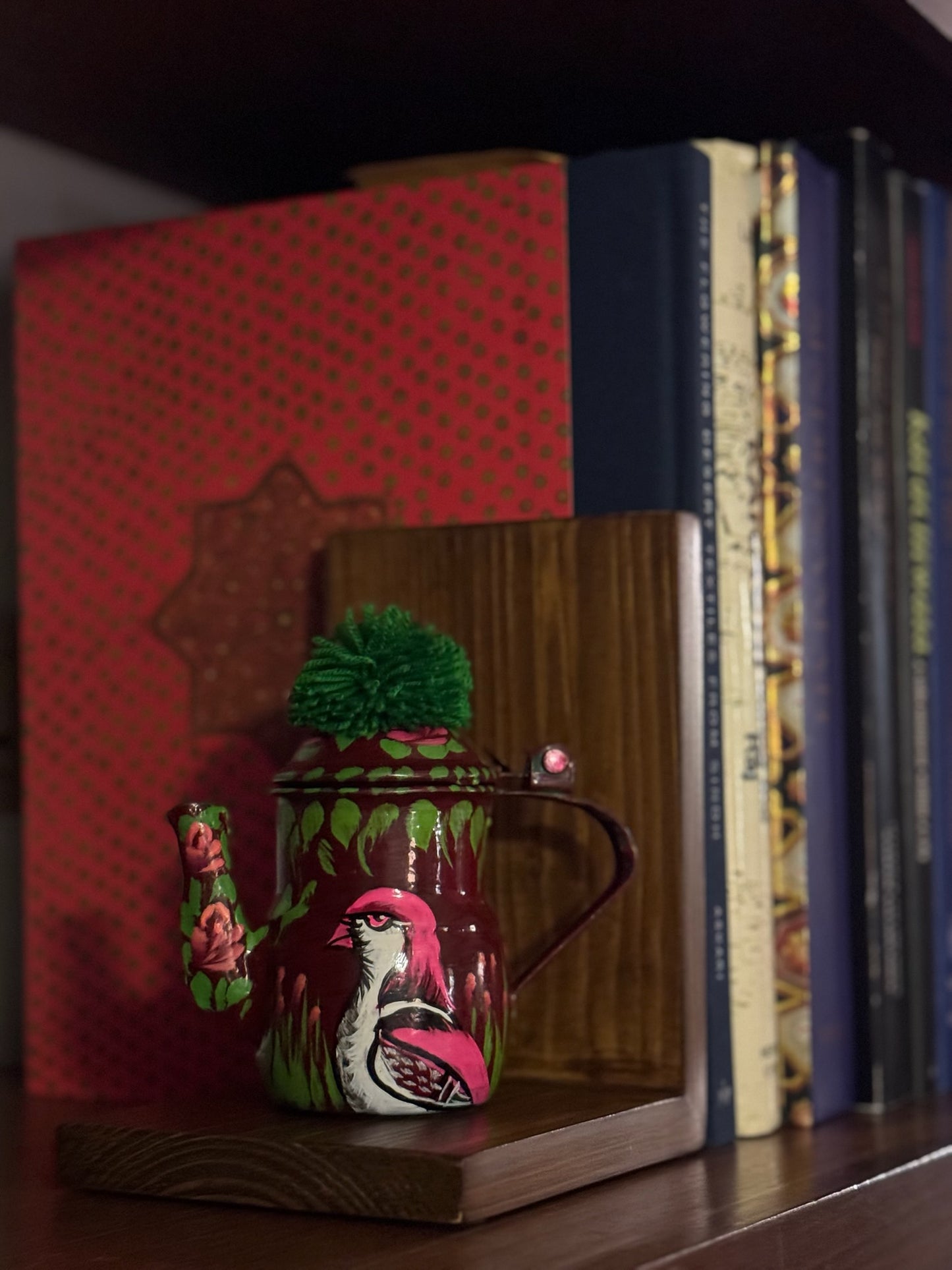 Chainak Bookend