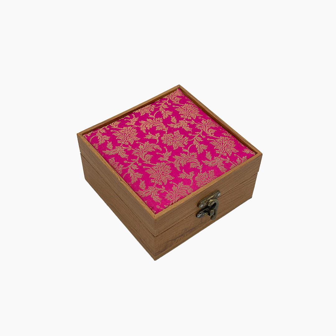 Jamavar Box – Tali Karachi